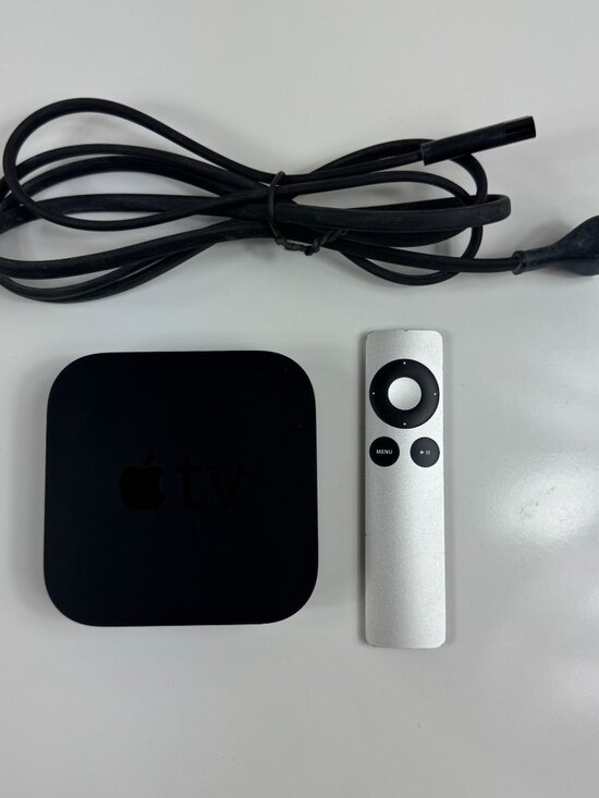 Apple TV 3rd Generation A1469 Remote Powercord 8GB 1080p HD Resolution Streaming - Picture 1 of 9